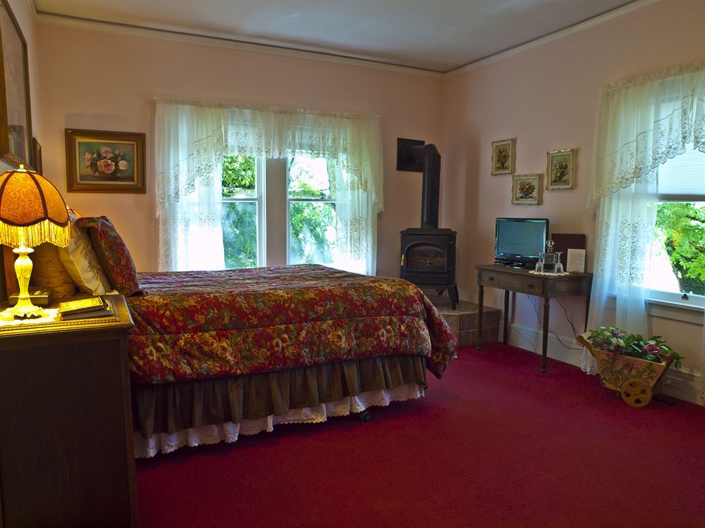 ست. هيلينا Shady Oaks Country Inn الغرفة الصورة