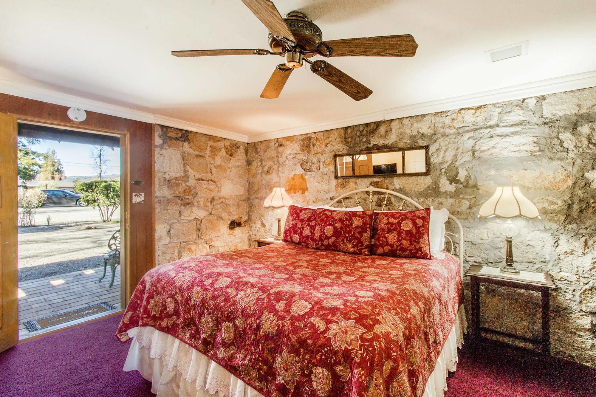 ست. هيلينا Shady Oaks Country Inn المظهر الخارجي الصورة