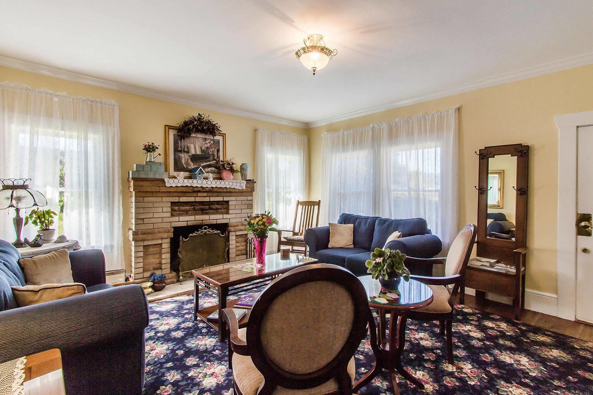 ست. هيلينا Shady Oaks Country Inn المظهر الخارجي الصورة
